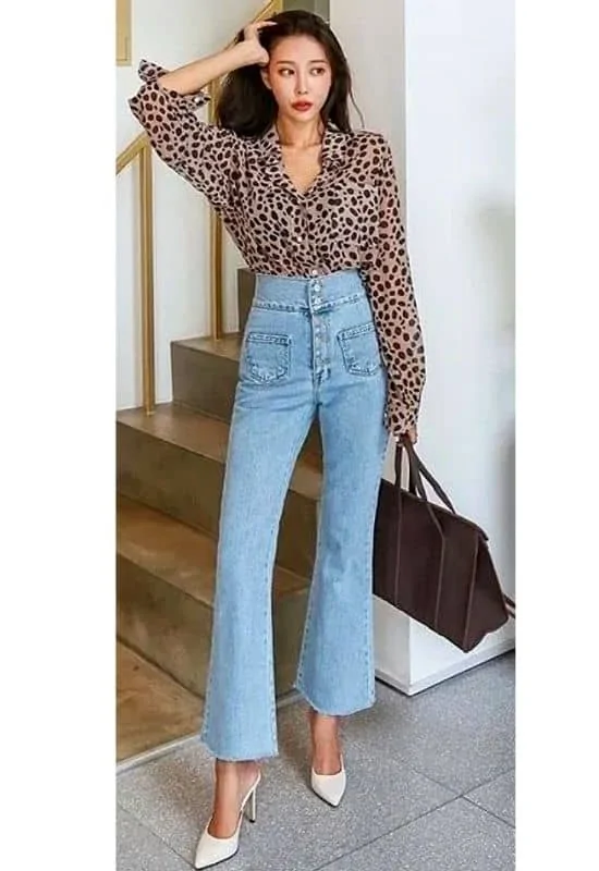 Korean girl jeans classic style