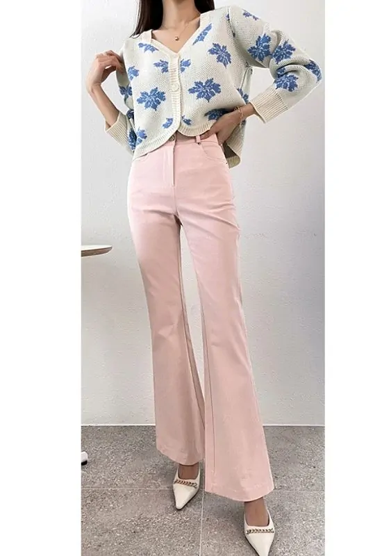 Pastel pink korean jeans for a feminine look