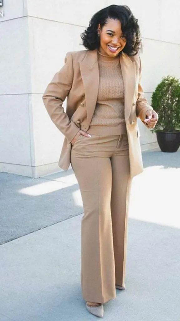 beige workwear outfit first day