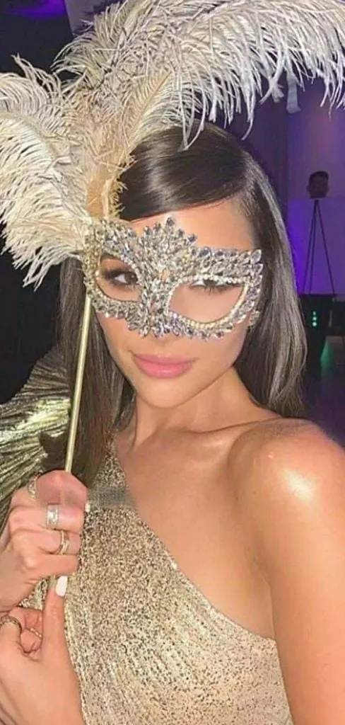 What to wear to a masquerade party