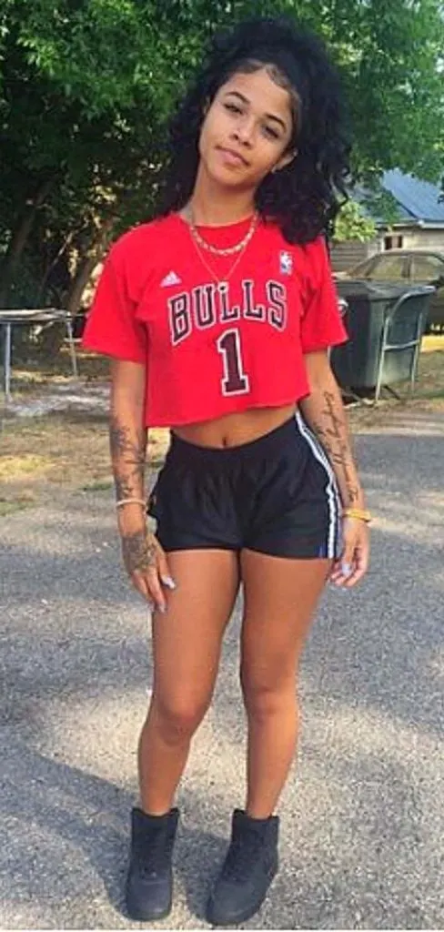 cropped sports jersey outfit