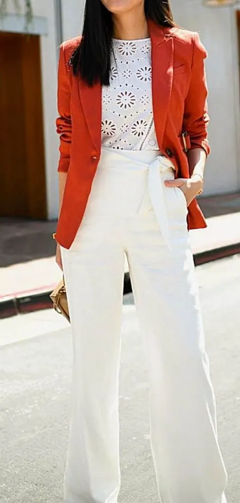 WHITE AND TERRACOTTA JEANS OUTFIT