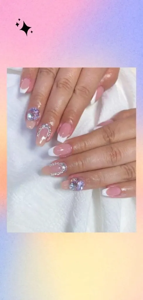 Horseshoe nail designs french tip